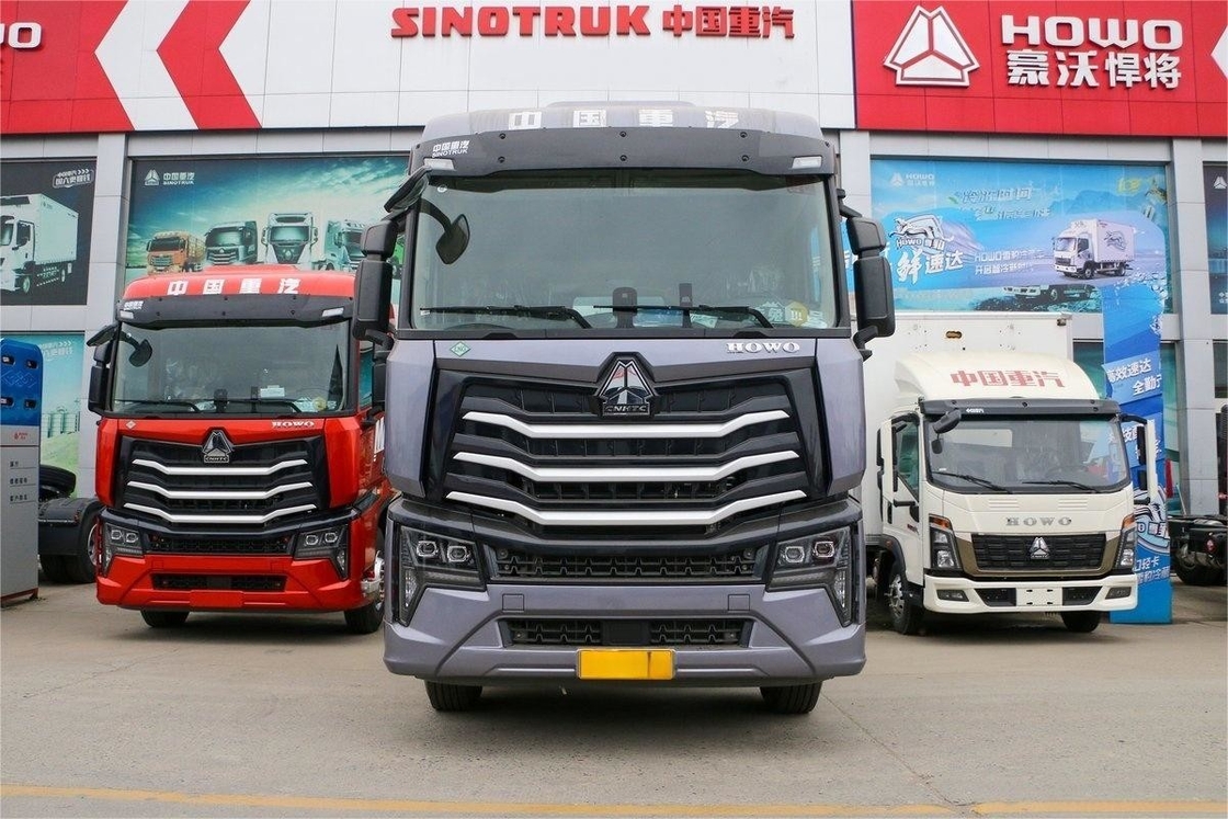 HOWO 맥스 중량 트럭 라이트 럭셔리 버전 높은 지붕 흐름판 480HP 6X4 LNG 트랙터