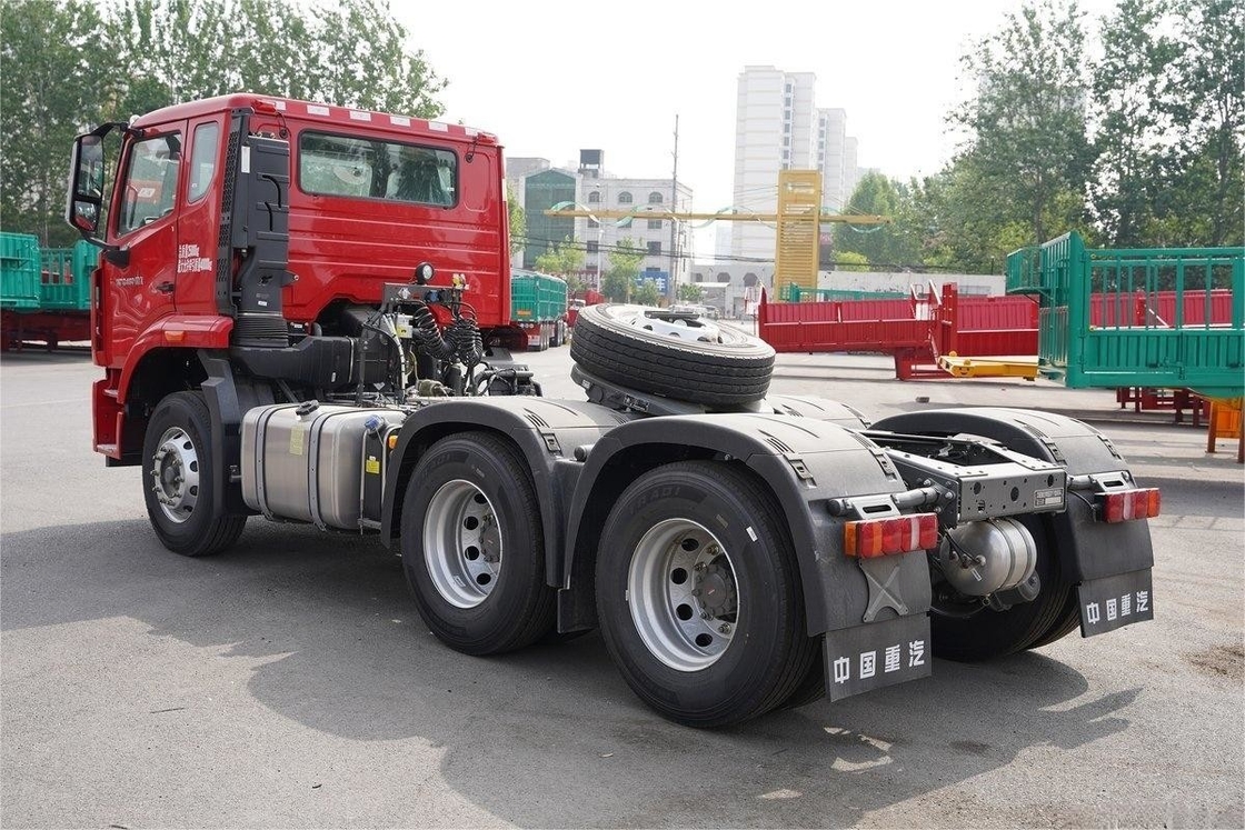 시노트루크 호우 N7G 중형 트럭 단열 반 좌석 460HP 6X4 디젤 12단 트랙터