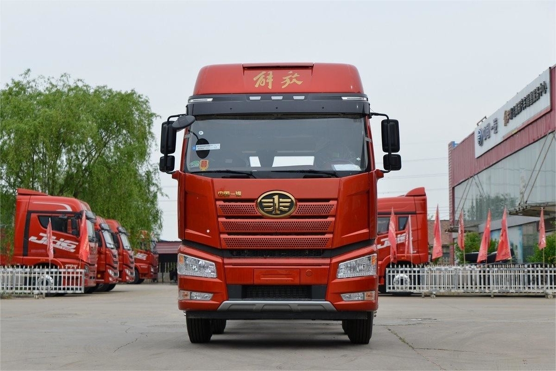 FAW Jiefang 중량 트럭 하이 톱 10 스피드 디젤 8X4 320HP 9.5m 레일링 운반 트럭 차시
