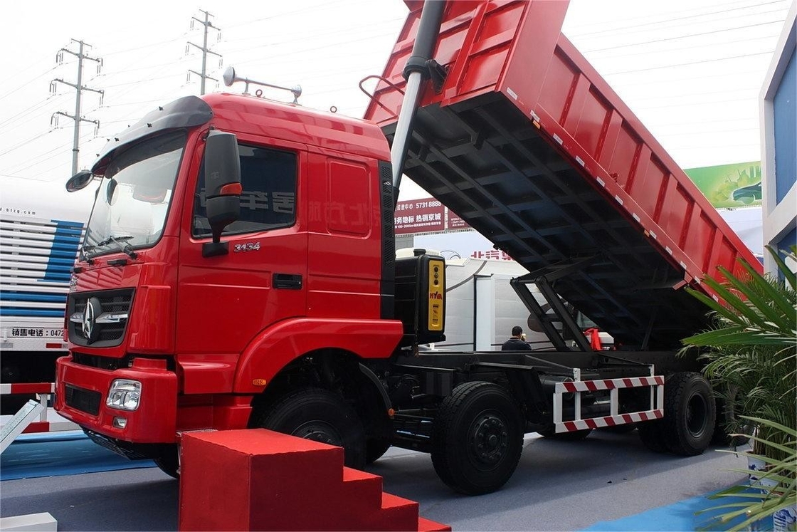 무거운 덤프 트럭 340 Hp 8X4 7.2m 빨간색 몸체 상단 에어컨 Beiben 브랜드