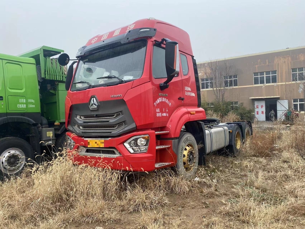시노 트럭 잎 스프링 웨이차이 440hp 강력한 엔진 호한 트랙터 헤드 6 * 4 높은 지붕