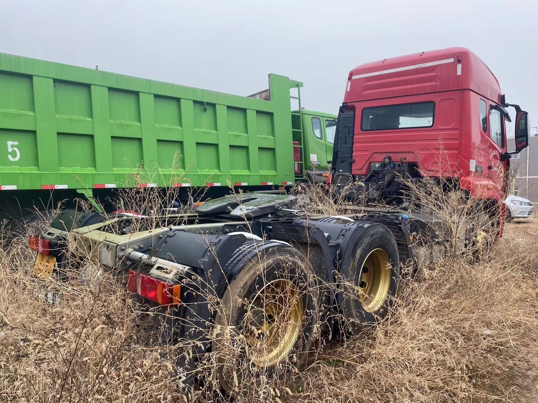 시노 트럭 잎 스프링 웨이차이 440hp 강력한 엔진 호한 트랙터 헤드 6 * 4 높은 지붕