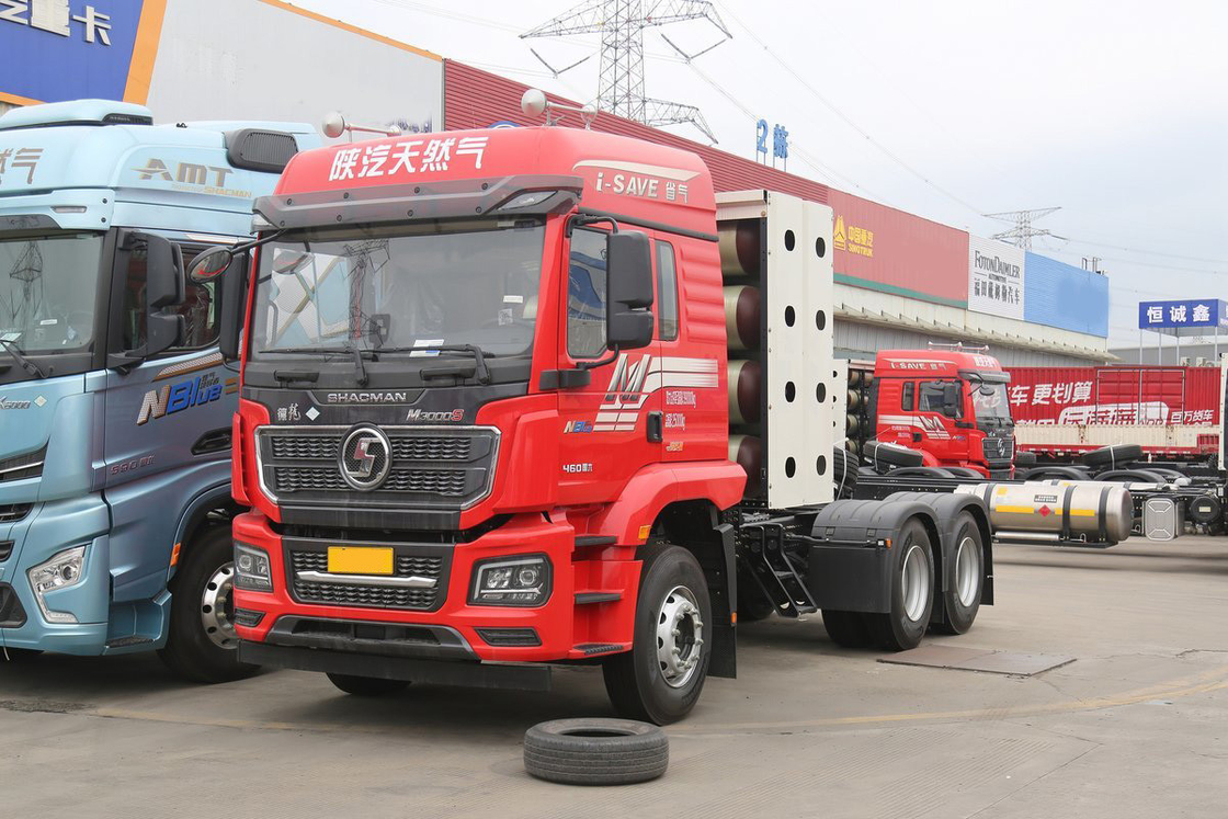 단일 행 반 좌석 웨이차이 엔진 460HP 6X4 높은 지붕 CNG 트랙터 샤크만 중형 트럭