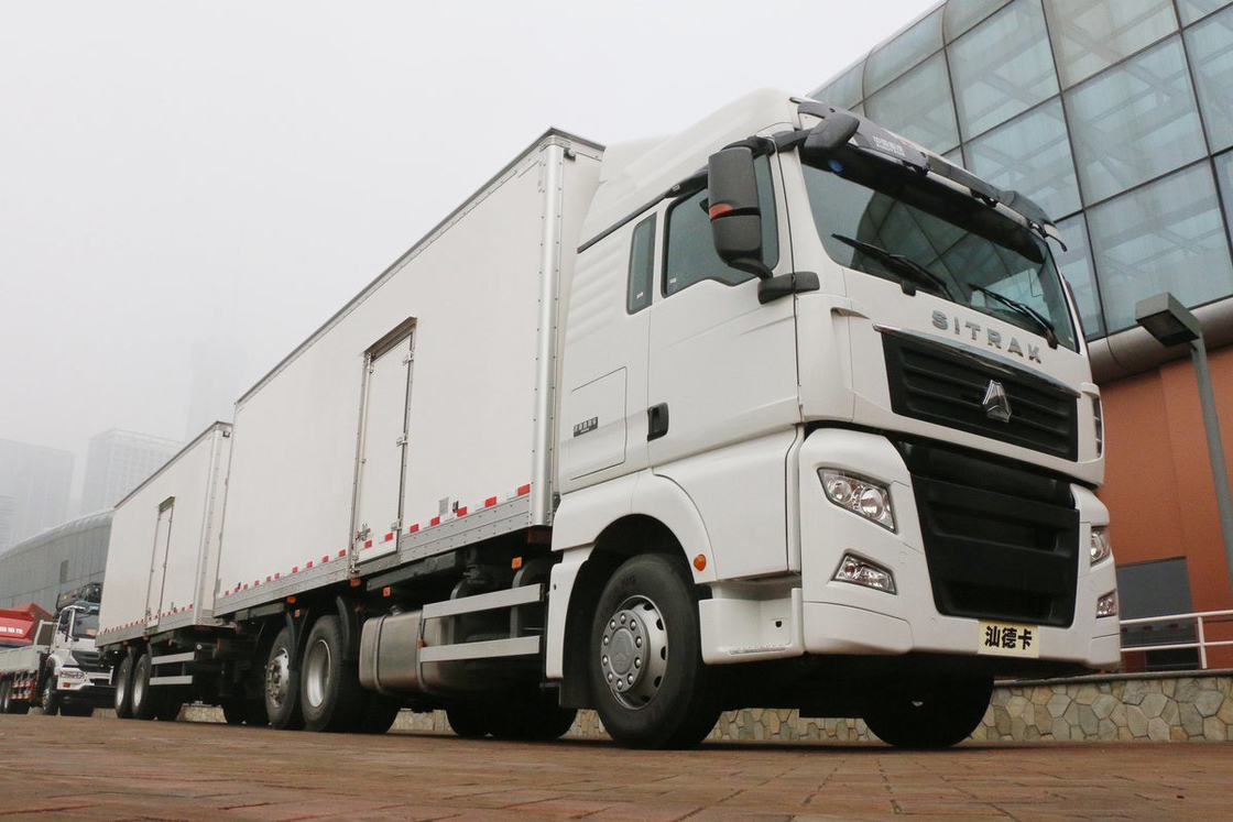 단일 라인 오브 반 좌석 수동 16 기어 디젤 480HP 6 * 2 중축 제거 SITRAK 밴 트럭