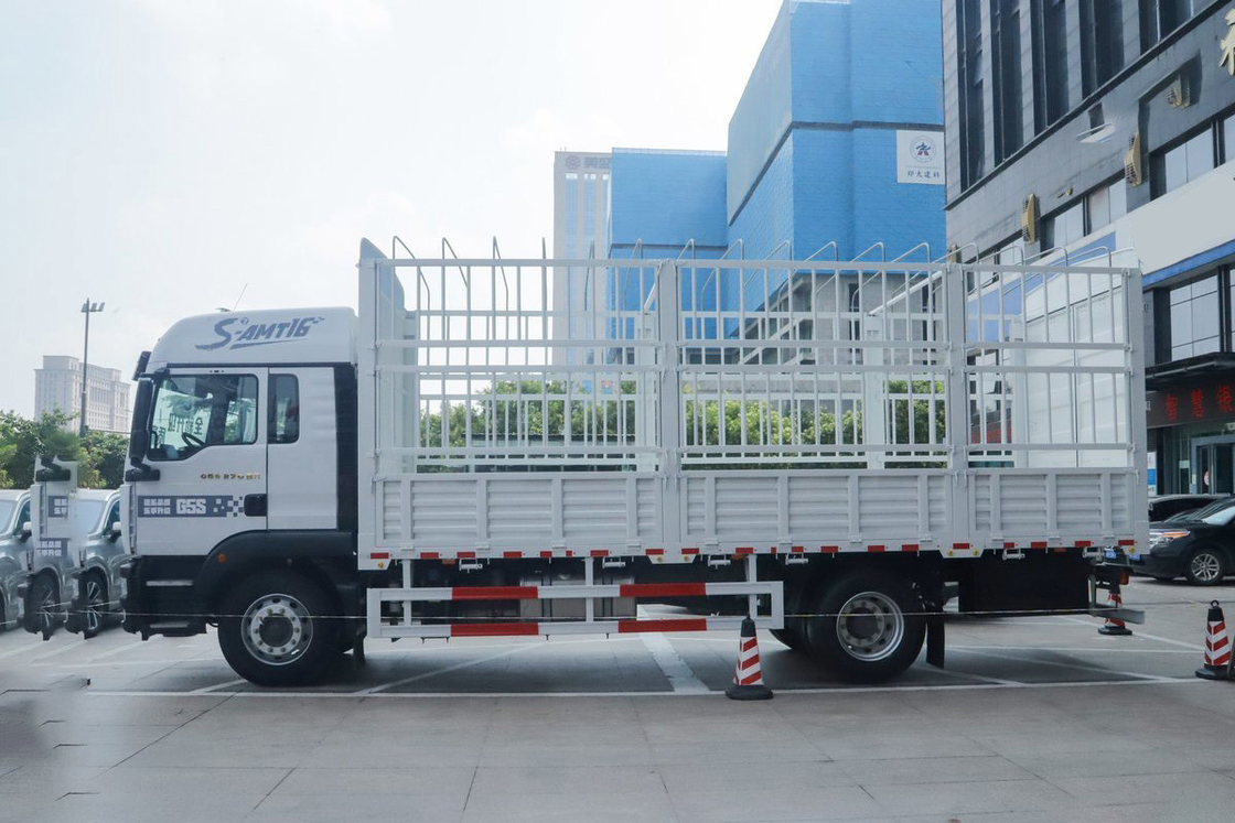 에어백 충격 흡수 좌석 AMT 자동화 수동 270HP 4*2 6.8m Sinotruk Sitrak 울타리 트럭