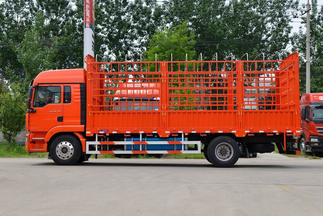 오렌지색 몸체 AMT 높은 지붕 공기 변압기 디젤 8 속도 250HP 6.8m 시트랙 울타리 트럭