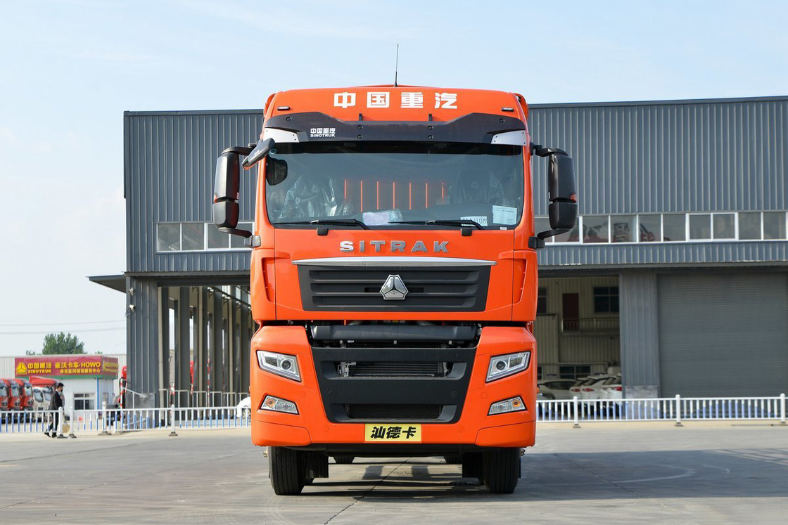 시노트룩 G5 모델 250HP 4X2 6.8m AMT 8단 디플렉터 및 흐름판 시트랙 울타리 트럭