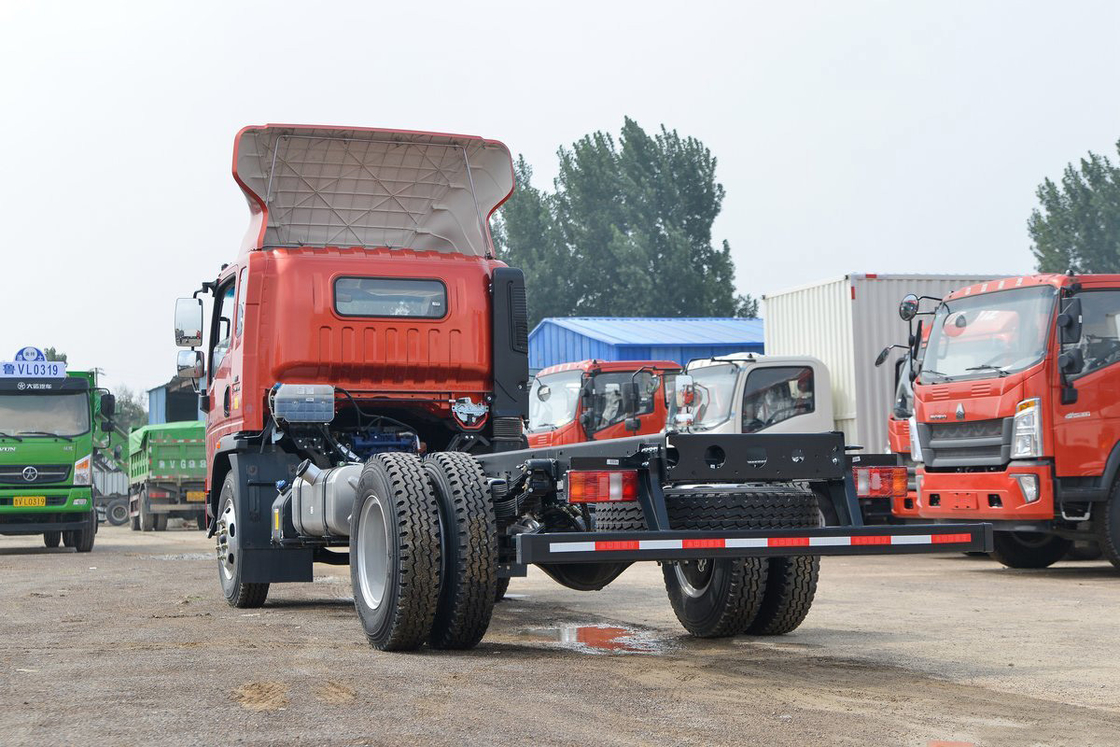 시노트룩 하이 지붕 디플렉터 190hp 호우 트럭 차시 5.75m 울타리 트럭과 함께 설치 될 수 있습니다