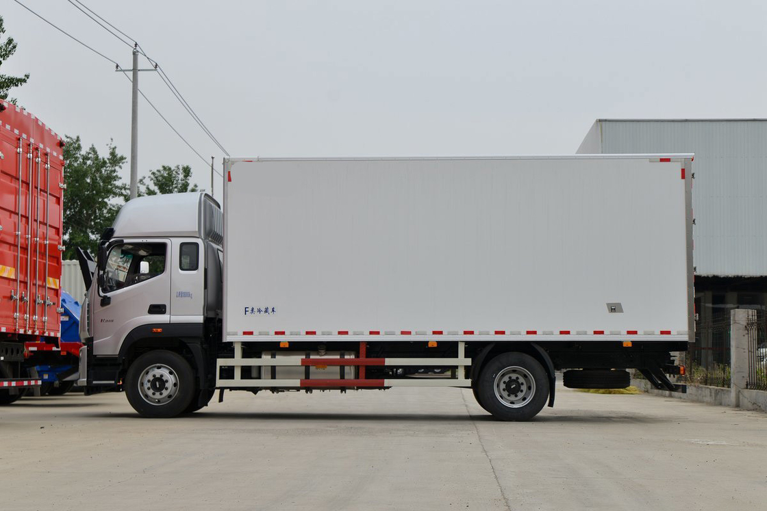 포톤 BJ5186 245HP 4X2 단일 축 6.6m 쌍문 흰색 화물 상자 냉장고 밴