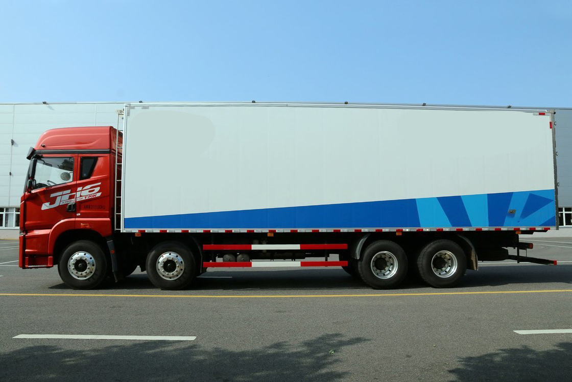 칭다오 Jiefang CA5310 JH6 디젤 12 기어 400 Hp 8X4 높은 지붕 디플렉터 9.4m 냉장 트럭