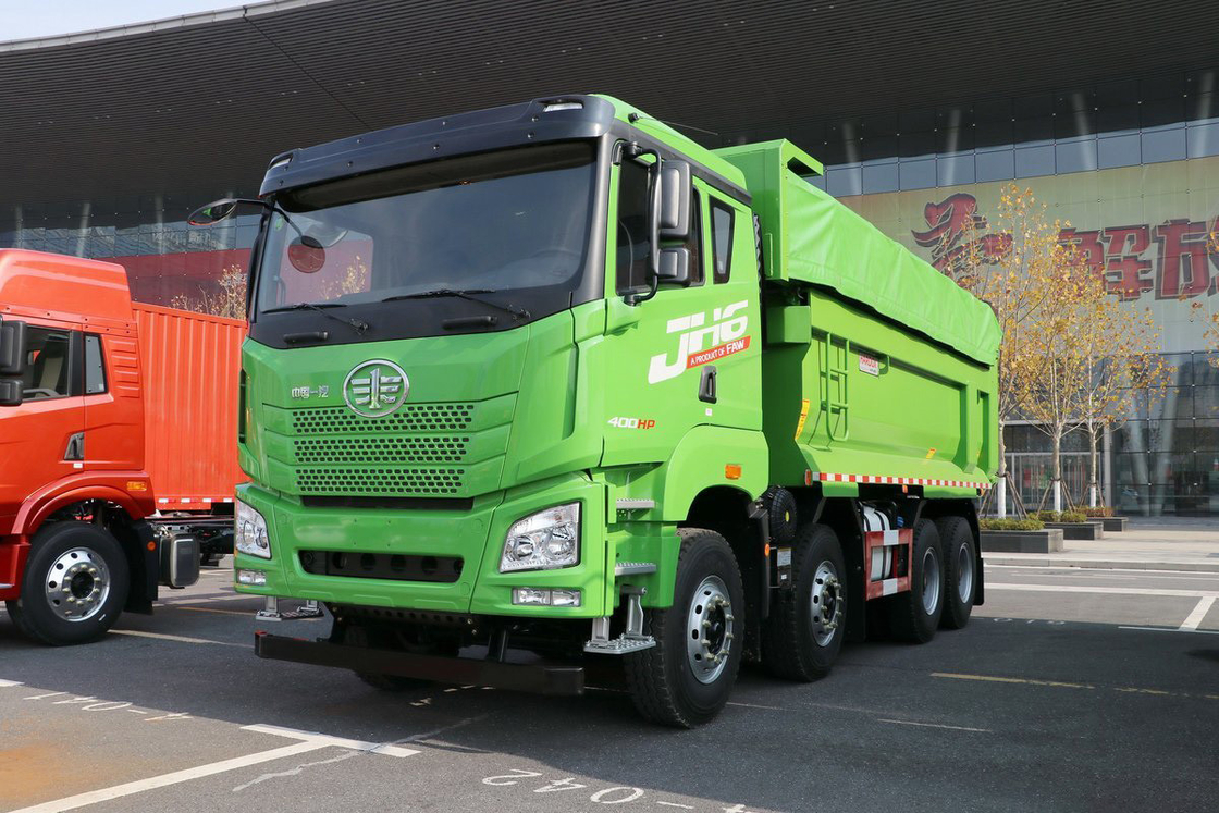 칭다오 지팡 덤프 트럭 JH6 중량 트럭 디젤 400HP 반 줄 좌석 8X4 5.8m 후방 플립 덤프 컨테이너