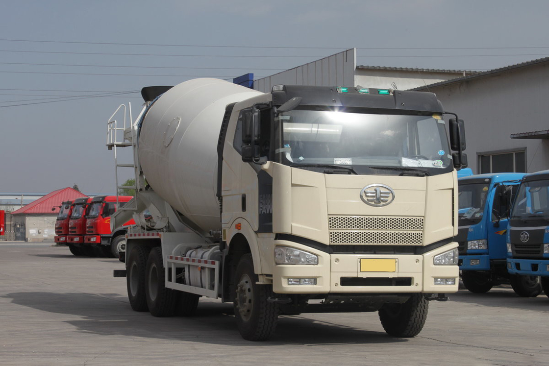 FAW Jiefang 콘크리트 믹서 트럭 J6P 350HP 6X4 평면 상단 캐빈 4.7m3 탱크 자동 에어컨