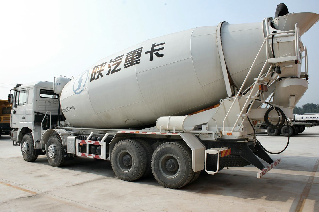 산시 자동차 중량 트럭 델롱 F3000 375HP 8X4 수압 주 좌석 콘크리트 믹서 트럭