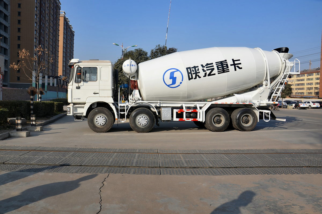 산시 자동차 중량 트럭 델롱 F3000 375HP 8X4 수압 주 좌석 콘크리트 믹서 트럭
