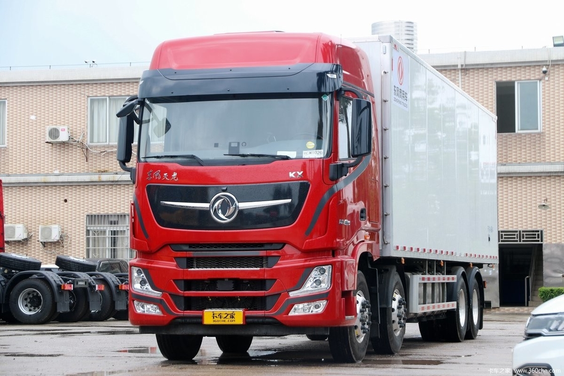 동펜 DFH5310 디젤 14 기어 465 hp 반 줄 높은 지붕 8X4 9.4m AMT 자동 냉장 트럭