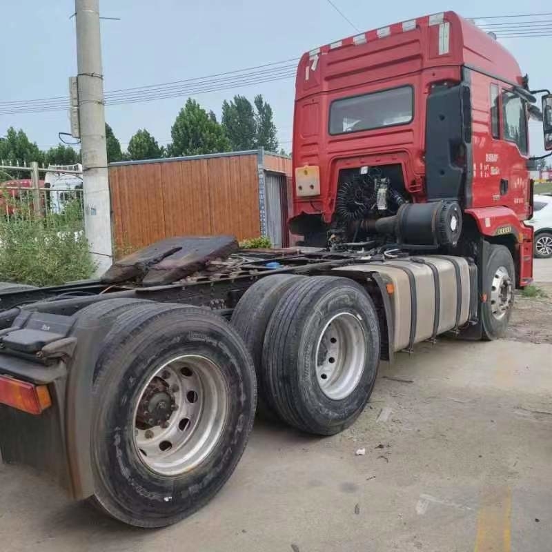 중고용 트랙터 트럭 중국 샤크만 M3000s 460hp 강한 웨이차이 6*4 50톤의 拖拉