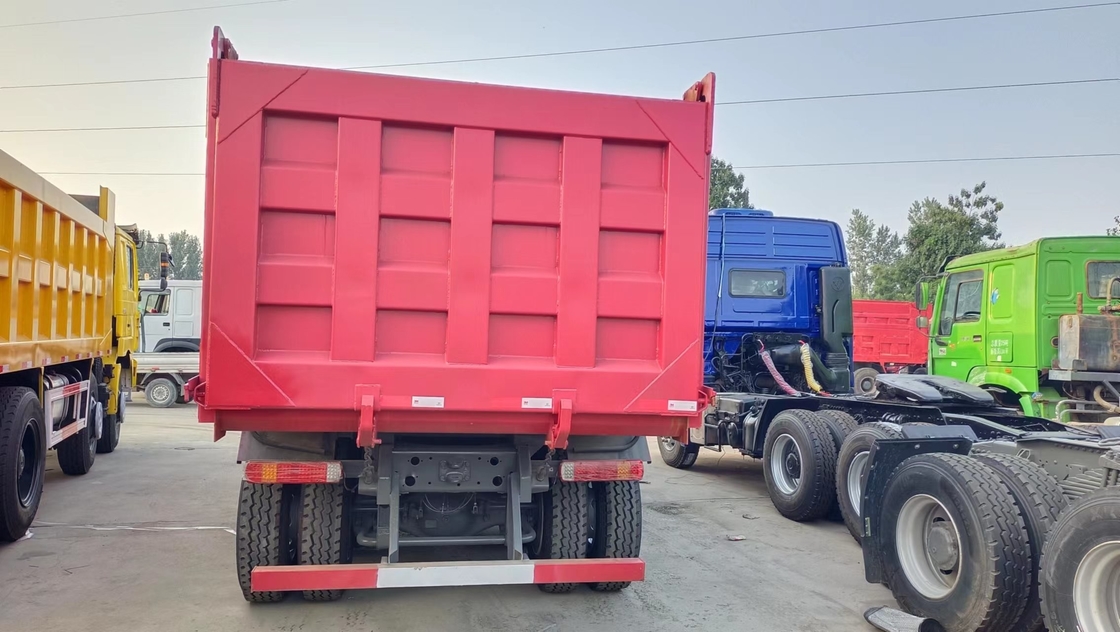 하우 덤프 트럭 사용 한 반 줄 객실 Sinotruk Tipper 20cbm 상자 380hp 유로 2 배출