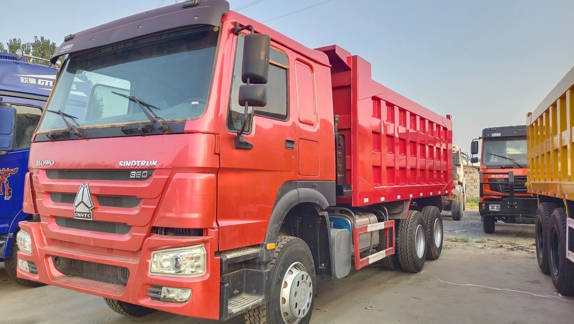 하우 덤프 트럭 사용 한 반 줄 객실 Sinotruk Tipper 20cbm 상자 380hp 유로 2 배출