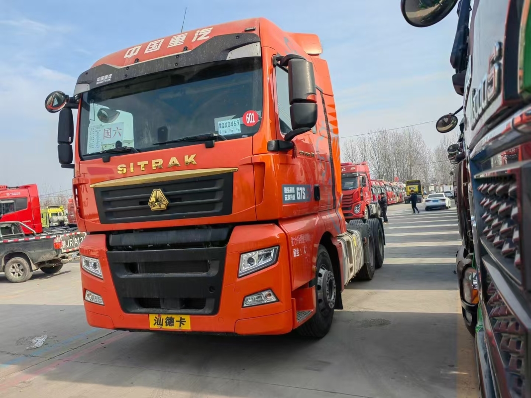 트레일러 트럭 헤드 자동 트랙터 말 헤드 시트랙 G7S 웨이차이 엔진 680hp 용량 15 리터