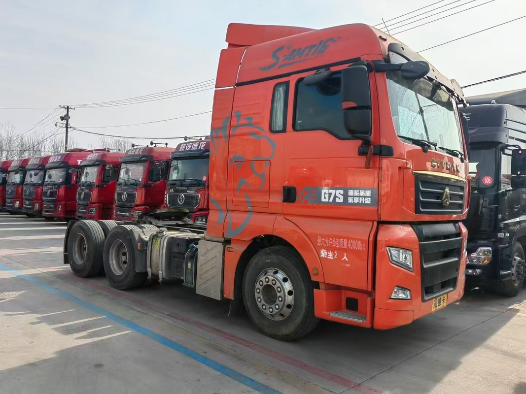트레일러 트럭 헤드 자동 트랙터 말 헤드 시트랙 G7S 웨이차이 엔진 680hp 용량 15 리터