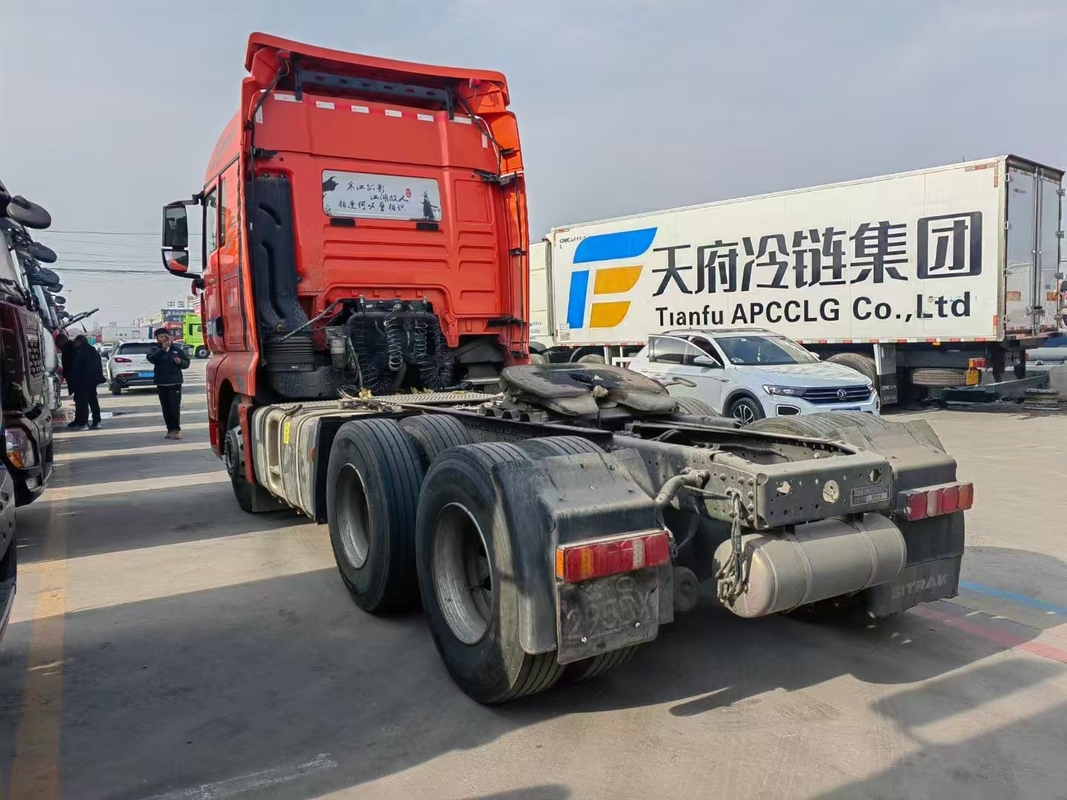 트레일러 트럭 헤드 자동 트랙터 말 헤드 시트랙 G7S 웨이차이 엔진 680hp 용량 15 리터