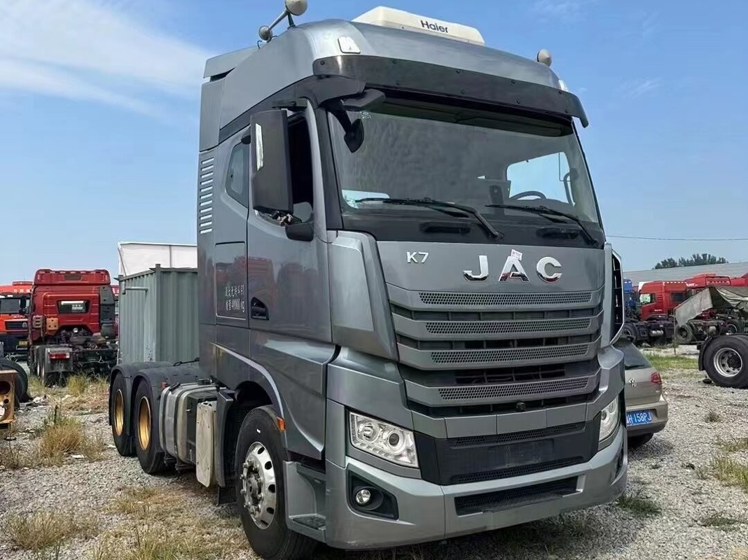 사용 된 중량 트랙터 헤드 트럭 JAC K7 자동 ZF 변속기 540hp와 잠자리 6 * 4