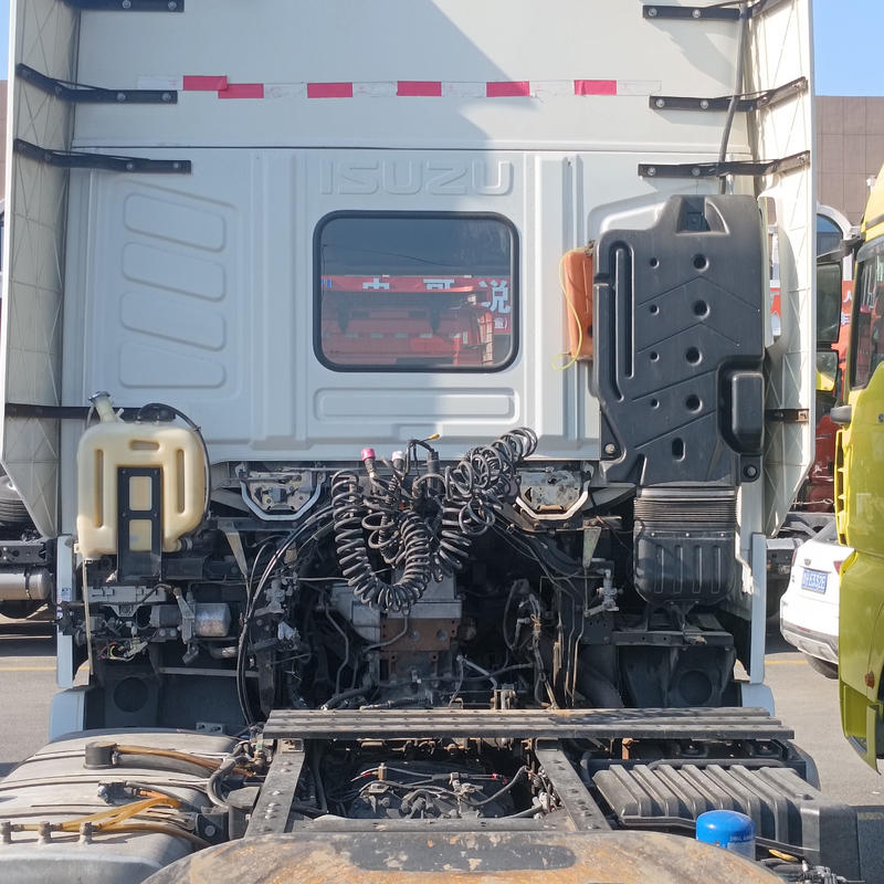 중고용 반트레일러 헤드 트랙터 트럭 이수즈 460hp 트레일러 트럭 6×4 드라이브 모델 2020년