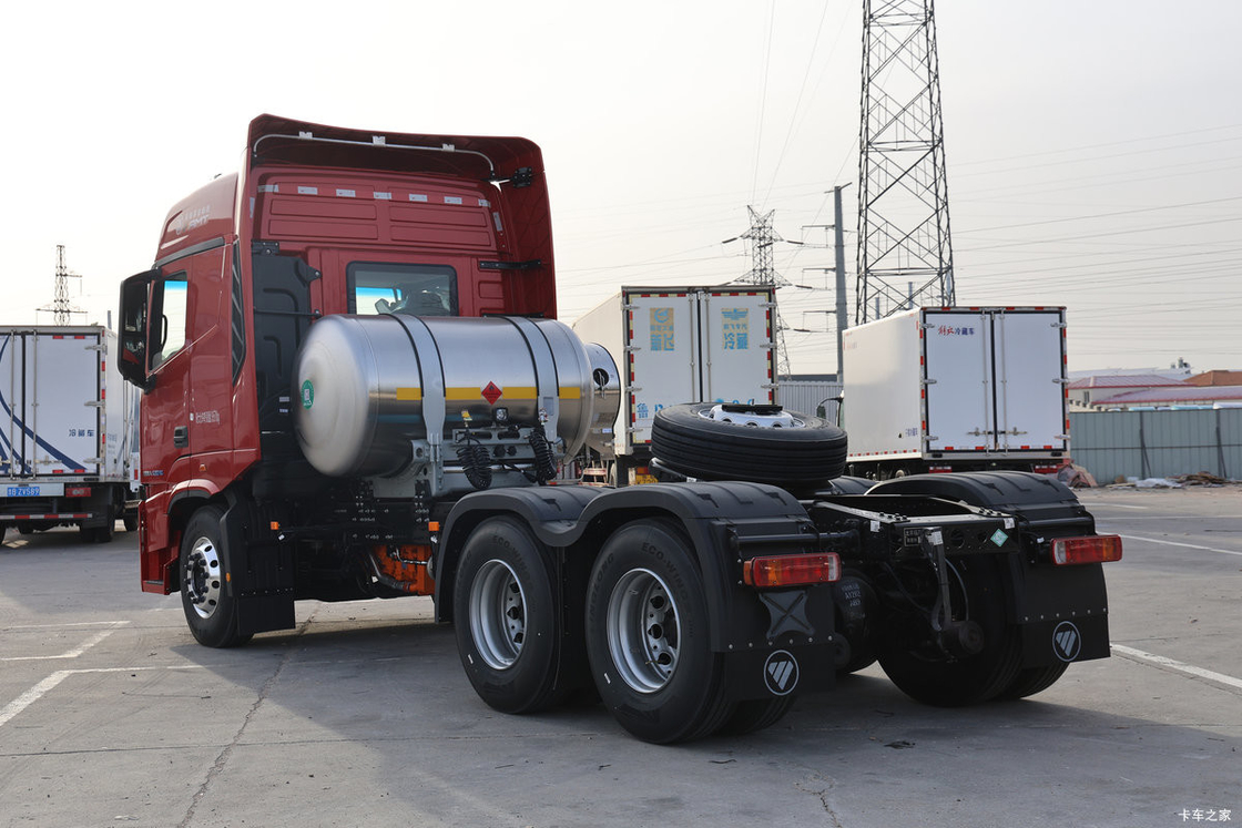 사용 된 포톤 오만 6X4 트랙터 트럭 헤드 GTL6 10 장거리 운송용 타이어 LNG 엔진 530hp