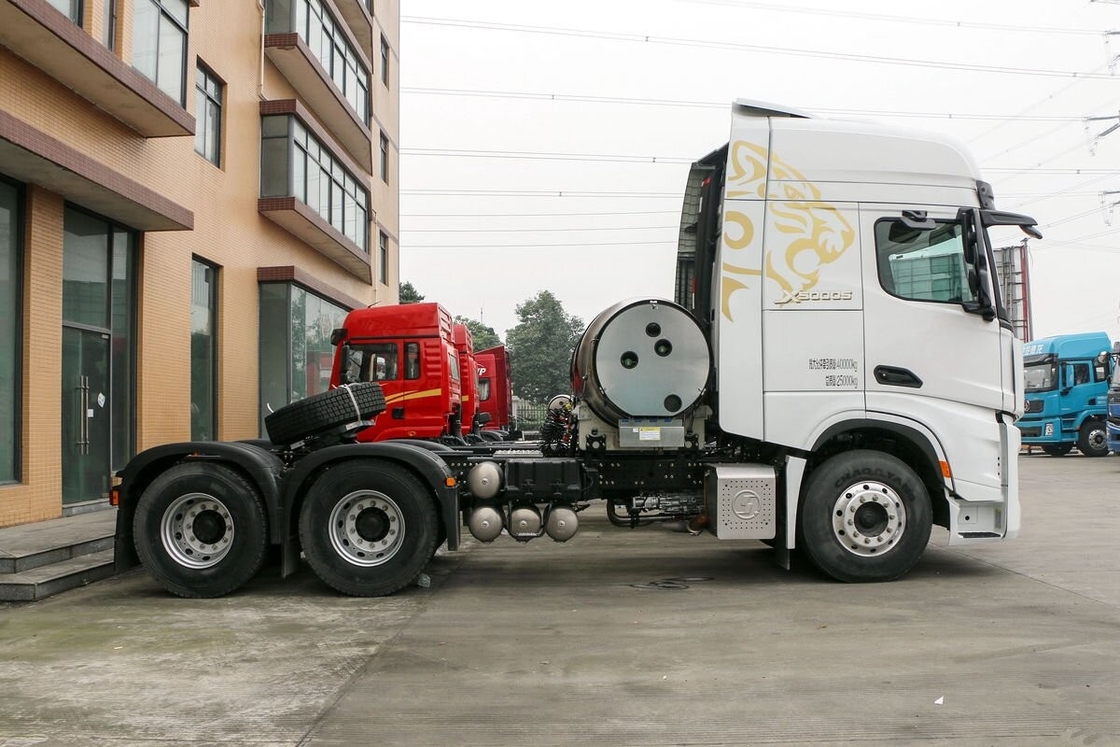 사용 된 트랙터 트럭 판매 Shacman X5000S 6*4 드라이브 모드 560hp 고효율 엔진 LNG 헤드 호스