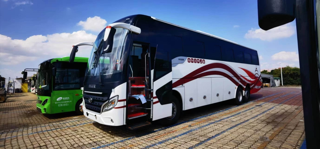 사용 된 투어 버스 판매 더 높은 도울 축 Cummins 엔진360hp 55 좌석 Rhd
