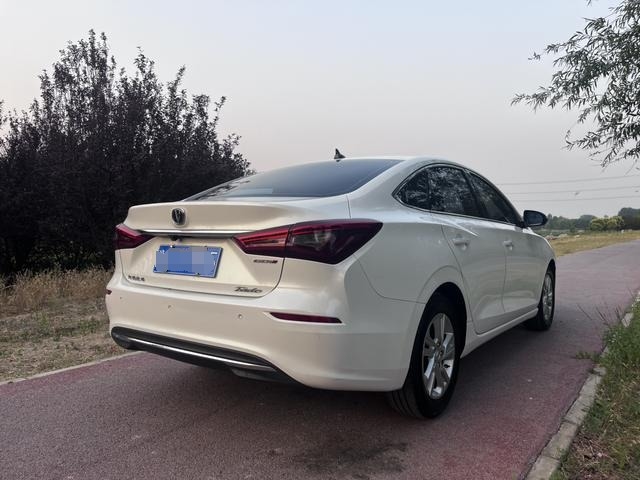 저렴한 중고 창안 이도 1.6L 자동 SUV 2019년형, 아프리카 및 중동용 Eado GDI 세단