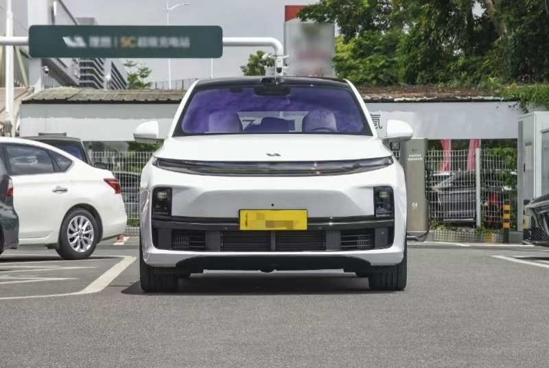 신형 리 오토 SUV 2025년 4WD 확장 범위 자동차 내구성 강력 이상적인 자동차