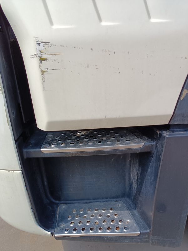 사용 된 트랙터 트럭 머리 판매 HOWO T7H 6*4 드라이브 모드 440hp 최고의 중국 트랙터 트럭 브랜드