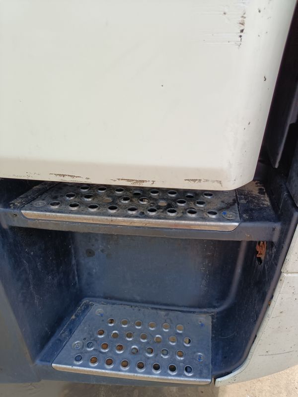 사용 된 트랙터 트럭 머리 판매 HOWO T7H 6*4 드라이브 모드 440hp 최고의 중국 트랙터 트럭 브랜드