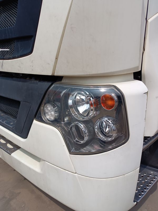 사용 된 트랙터 트럭 머리 판매 HOWO T7H 6*4 드라이브 모드 440hp 최고의 중국 트랙터 트럭 브랜드