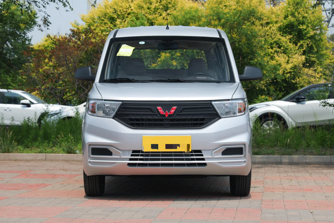 저렴한 신형 웅링 홍콩 V 미니밴 2022 1.2L 76 hp L4 가솔린 2WD 유로 6 가족용 수출용
