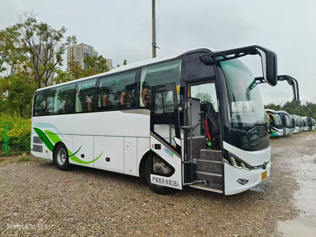 38 Seats 2023 Year Used Yutong Bus ZK6907D Diesel Engine RHD LHD Driver Steering Luxury Bus