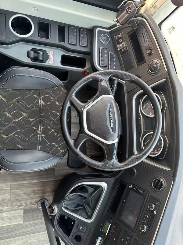 Second Hand Yutong Coach Bus 50 Seater Weichai Tour Diesel Airport Church Cummuter School Interurban Intercity Buses RHD/LHD