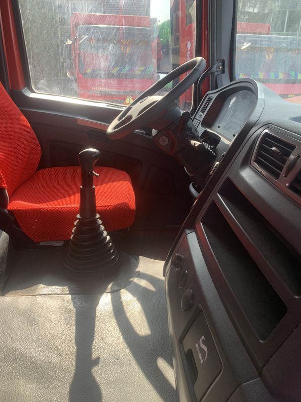 8x4 중고용 템퍼 덤프 트럭 샤크만 X3000 웨이차이 500hp 덤퍼 트럭 볼케테 볼테오 Rhd/Lhd