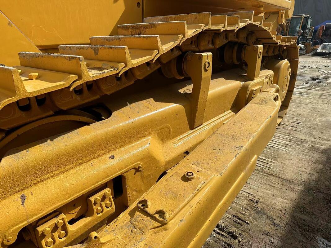 New Arrival Used Chinese Brand Tracked Bulldozer Bucket Capacity 5 Tons In Excellent Condition  Rated Power 305 KW  14.07 L For Construction In Excellent Condition