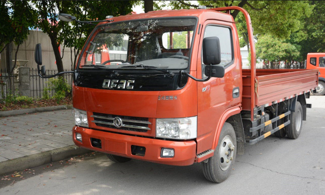 Dongfeng Duolika는 2014 년 덤프 트럭을 4×2 드라이브 형태와 JM 엔진으로 한 사용했습니다
