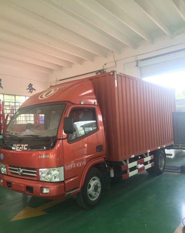 Dongfeng Duolika는 2014 년 덤프 트럭을 4×2 드라이브 형태와 JM 엔진으로 한 사용했습니다