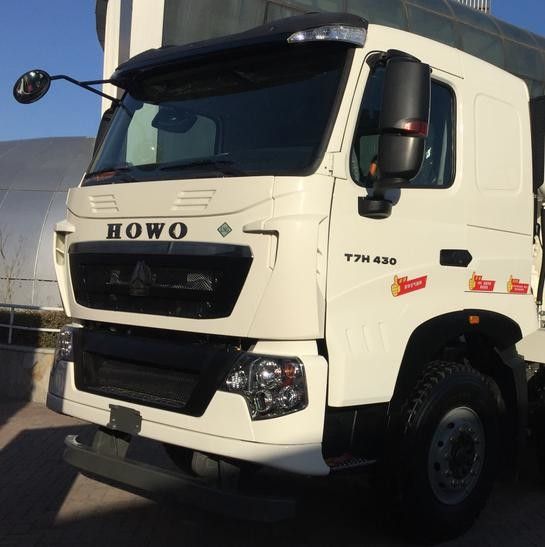 380HP HOWO A7는 덤프 트럭 정면 드는 유형 300L 연료 유조선 수용량을 이용했습니다