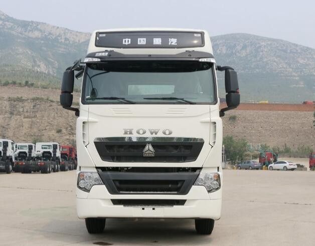 HOWO T7H는 A/C 397kW 엔진 출력을 가진 트럭 6x4 드라이브를 사용했습니다