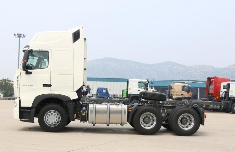 HOWO T7H는 A/C 397kW 엔진 출력을 가진 트럭 6x4 드라이브를 사용했습니다