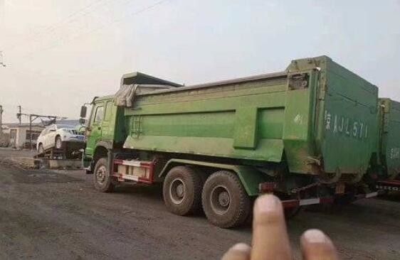 유로 IV 340HP 모터는 판매를 위해 6x4 드라이브를 가진 덤프 트럭을 사용했습니다