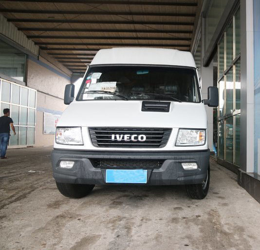Iveco 백색 상표 사용한, 새로운 마이크로 버스 6는 129 마력 디젤 2013-2018 년에 자리를 줍니다