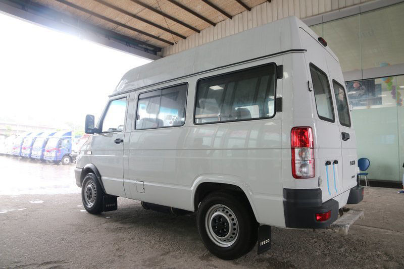 Iveco 백색 상표 사용한, 새로운 마이크로 버스 6는 129 마력 디젤 2013-2018 년에 자리를 줍니다