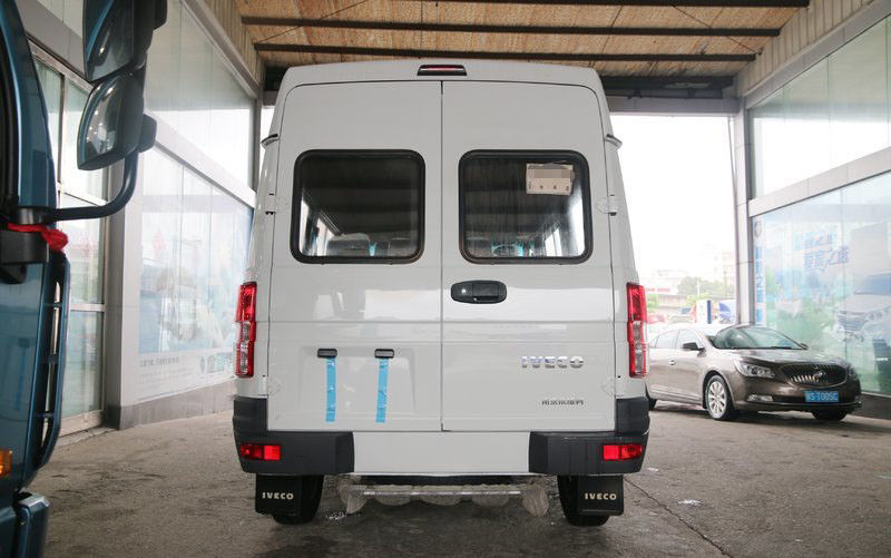 Iveco 백색 상표 사용한, 새로운 마이크로 버스 6는 129 마력 디젤 2013-2018 년에 자리를 줍니다
