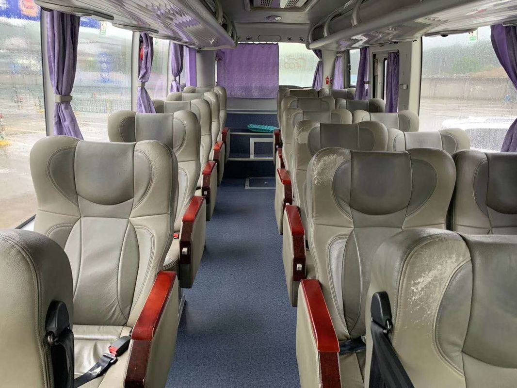 ZK6858 시리즈 Yutong 시 버스, 2015 년을 조타하는 백색 19 Seater 버스 디젤 엔진 왼손
